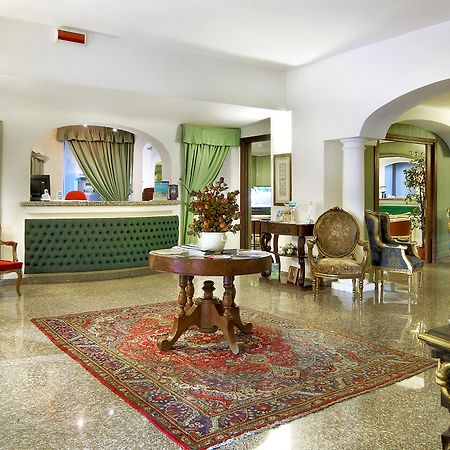 Colonna Palace Hotel Mediterraneo Ольбія Екстер'єр фото
